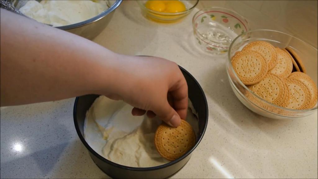 Торт из сухого печенья мария