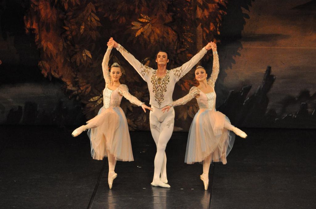 Прима-балетмейстер: балерина, оставившая Большой театр ради руководства труппой в Сыктывкаре, рассказала о своих успехах