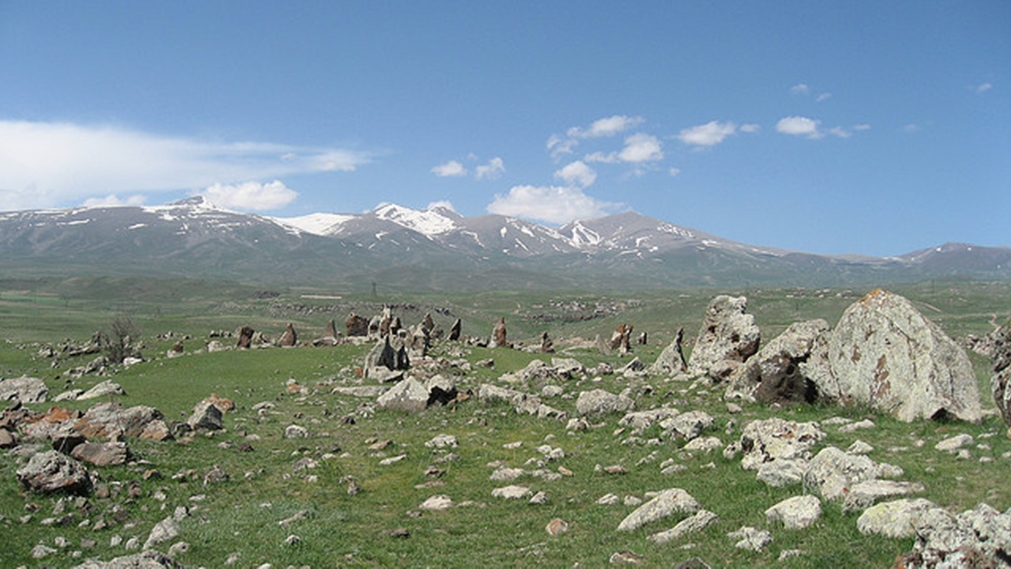  Стоунхендж  и древнейший алфавит: в честь Дня независимости Армении вспоминаем лучшие туристические достопримечательности страны, которые можно увидеть в любое время