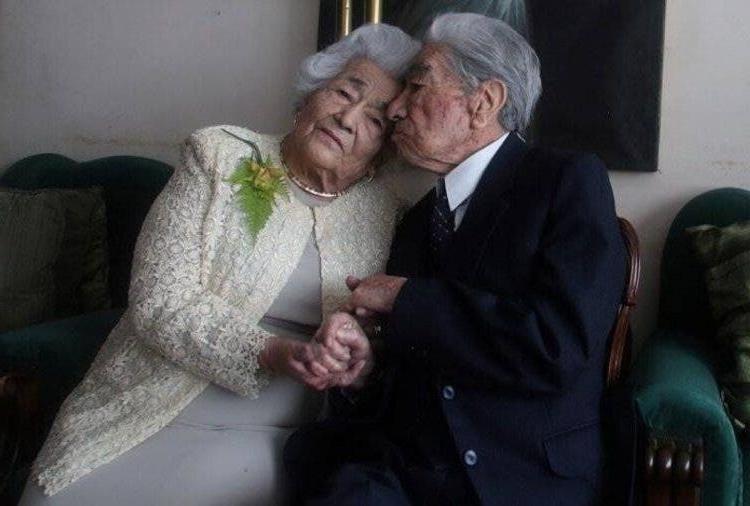 Родители были против союза пары. Но они осушались и живут вместе уже 79 лет
