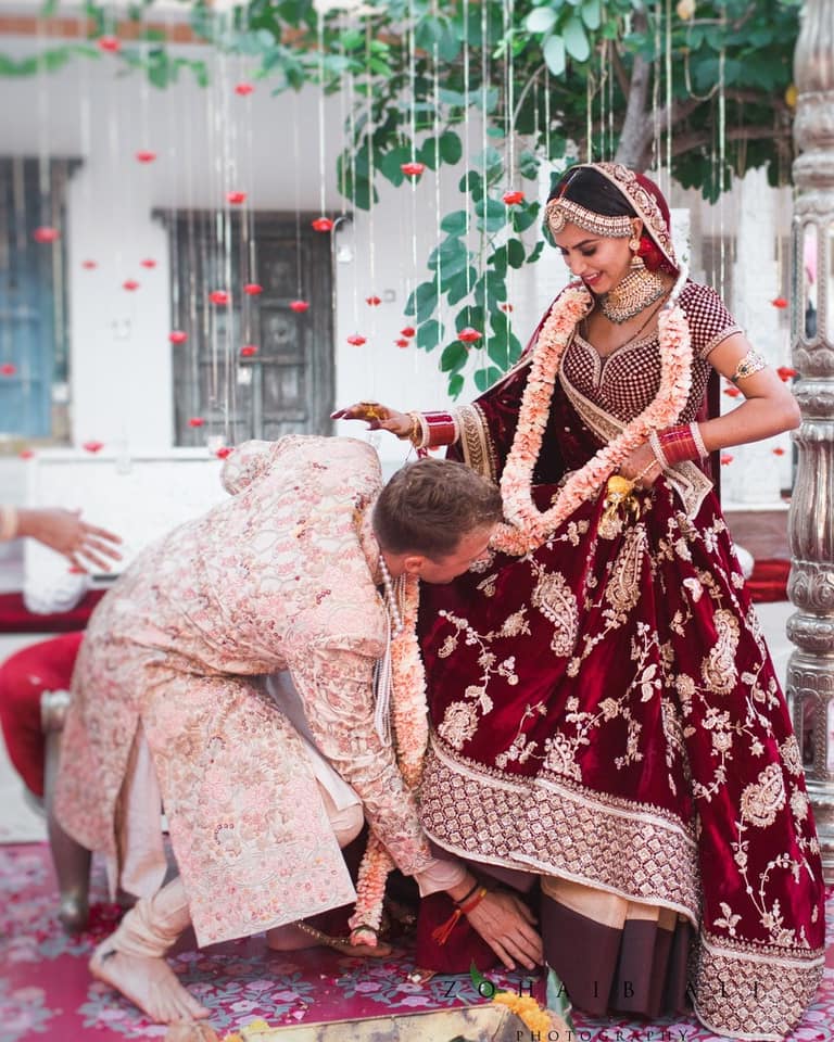 «Давай поужинаем в Амстердаме!»: англичанин переписывался с индийской красавицей, а вскоре они сыграли фантастическую свадьбу (фото)