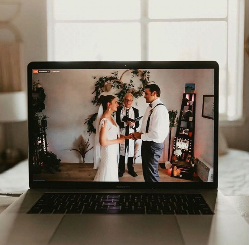 Виртуальные свадьбы набирают популярность. Как они проходят и что об этом думают организаторы?