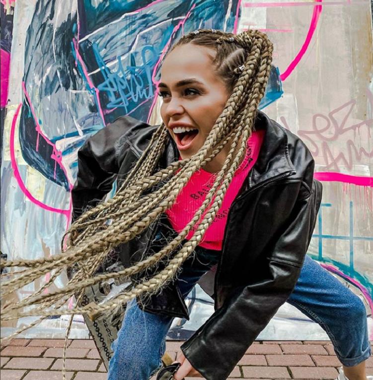 Анна Хилькевич приняла участие в фестивале уличной культуры ENCORE: подписчиков сразил ее новый образ “отвязной девчонки” с косами