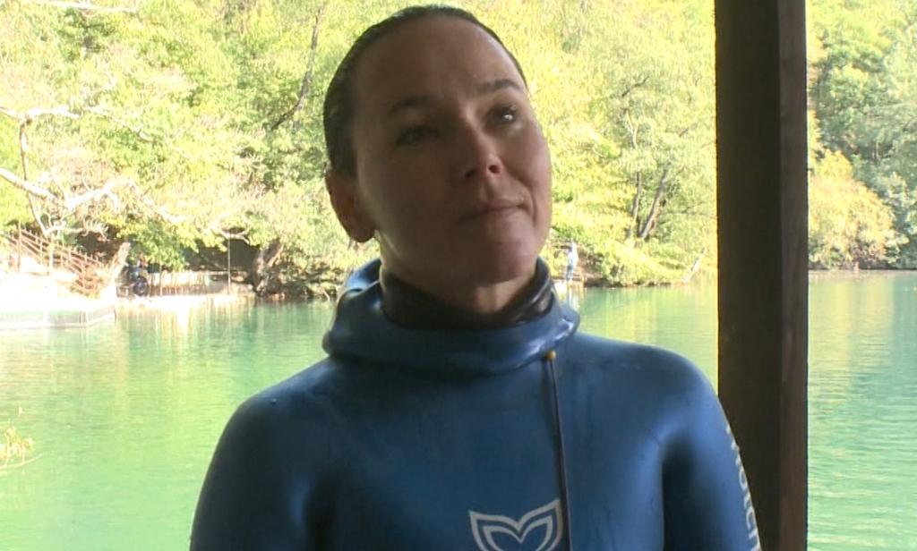 Спортсменка Ольга Давыдова установила два мировых рекорда по погружению на Голубом озере в Кабардино Балкарии