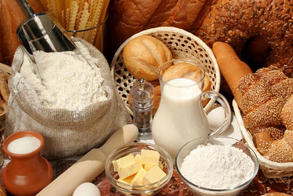 22 сентября   День осеннего равноденствия: чтобы угодить предкам, на столы ставят молоко, творог, масло, сыр, пироги с капустой и ягоды