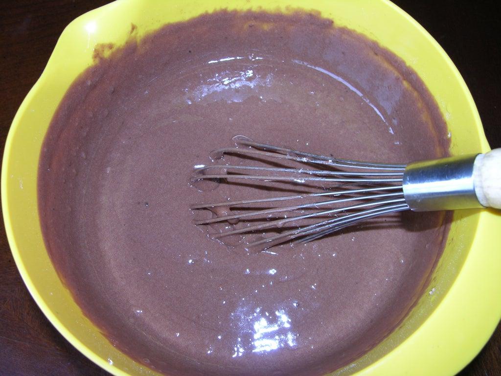 Создаем осеннее настроение: шоколадный бисквит украшаю яркими 