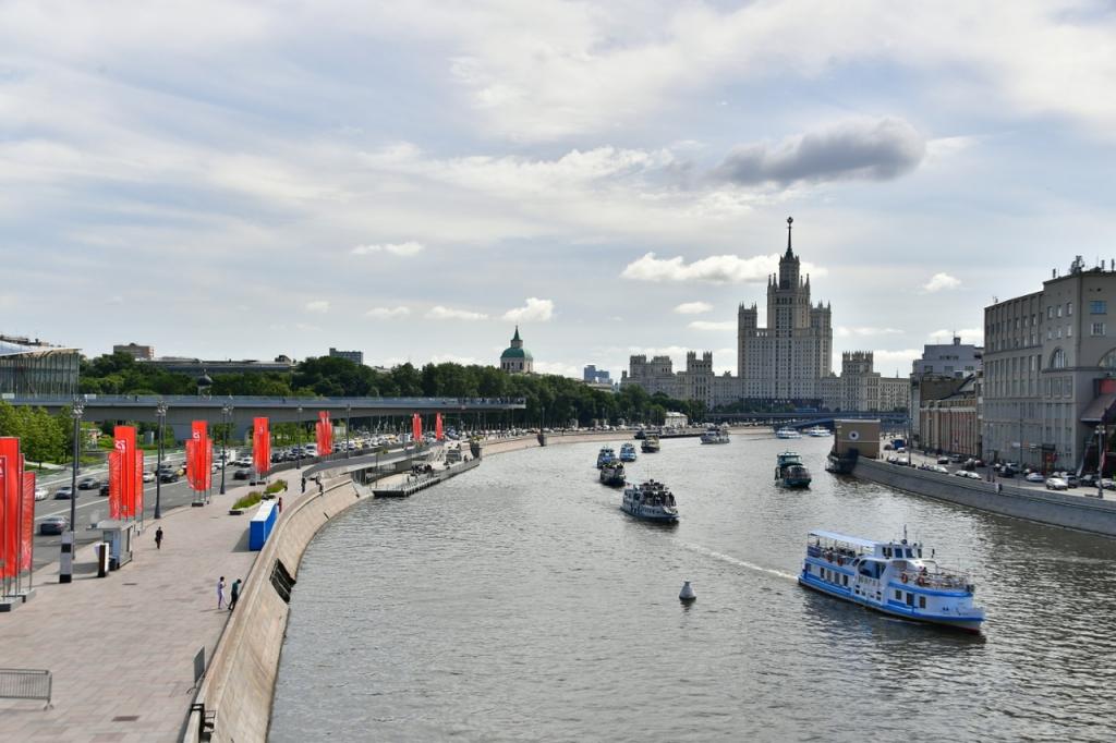 Температура воды в реке Москвы поднялась до 50 градусов: причиной тому стало далеко не бабье лето, а, предположительно,  Мосводосток 