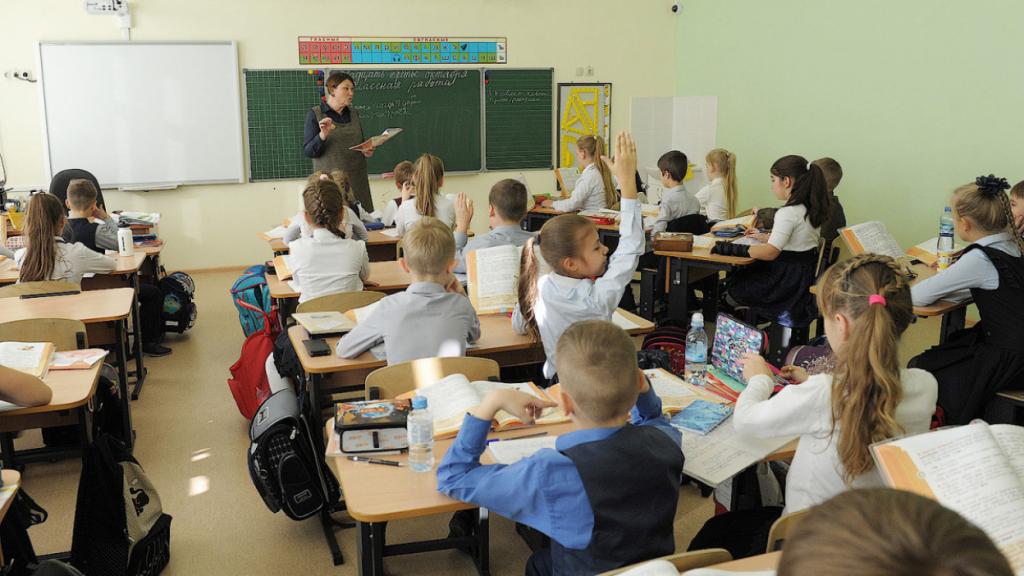 Возврат к советской системе: учителя рассказали о желаемых изменениях в системе образования