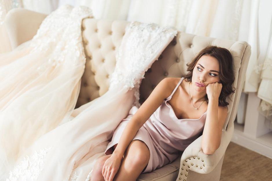 Невеста заказала платье от известного бренда: подруги высмеяли ее выбор