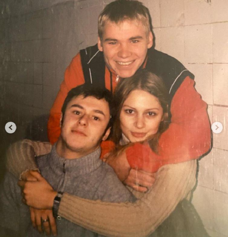 Снегурочка, хулиганка, певица: Наталья Рудова позабавила подписчиков, выложив архивные фото юношеских лет