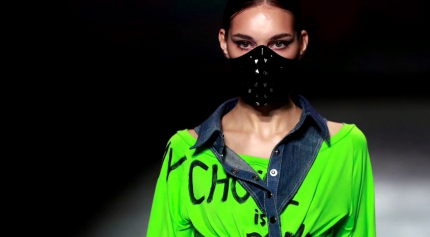 Ограничения, связанные с пандемией, придают Неделе моды в Нью Йорке новый облик