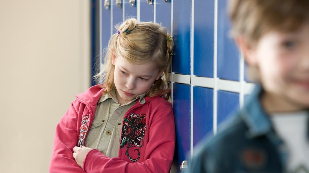 Учить договариваться и располагать к себе: как помочь ребенку давать отпор обидчикам в школе