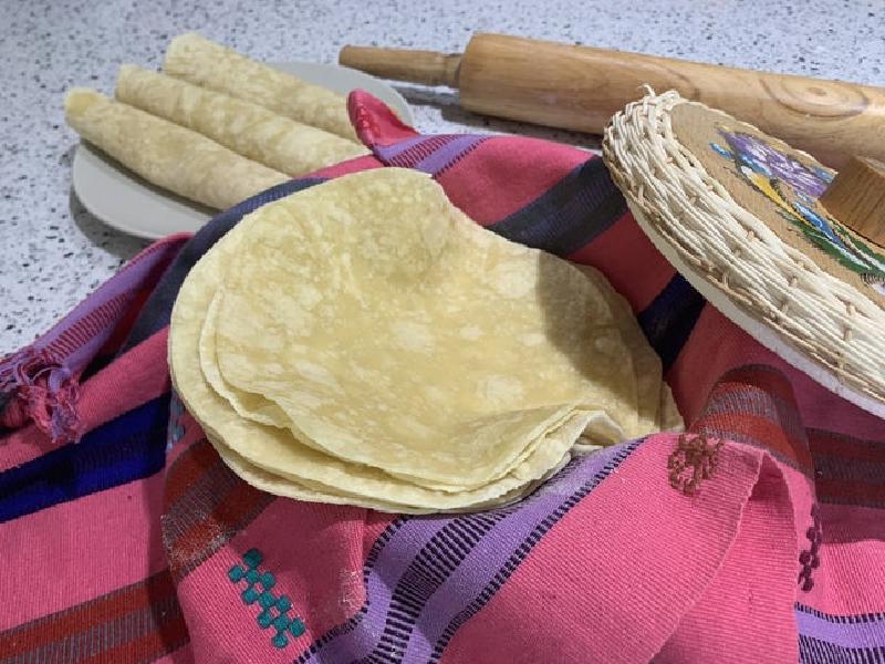Рассказываю, как мексиканские уличные продавцы готовят тортилью: порадуйте своих родных вкусными лепешками