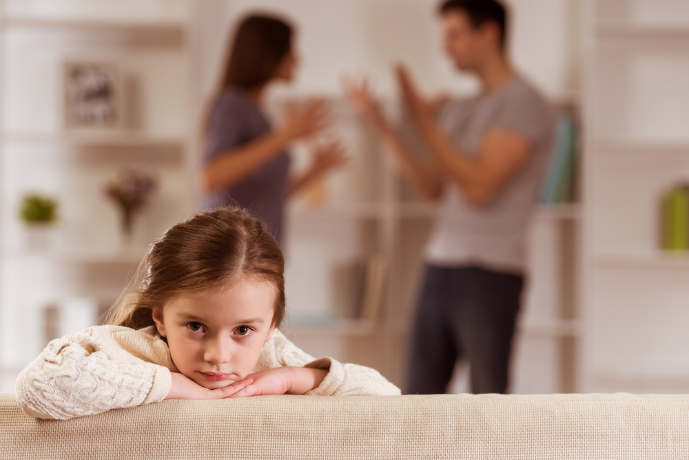 Дети, чьи родители развелись, боятся близких отношений в будущем: исследования ученых