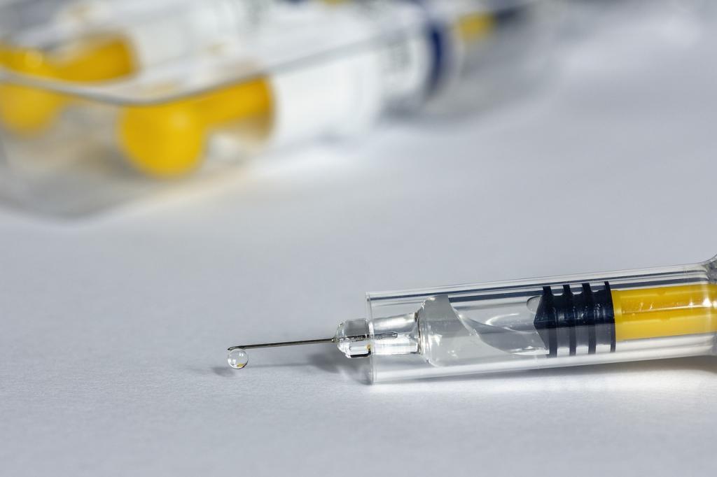 Ученые нашли минусы в вакцинах от коронавируса из России и Китая