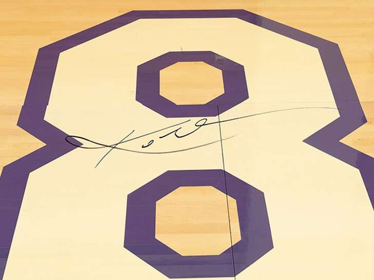 Кусок старого паркета с автографом баскетболиста Коби Брайанта продадут на аукционе за полмиллиона долларов