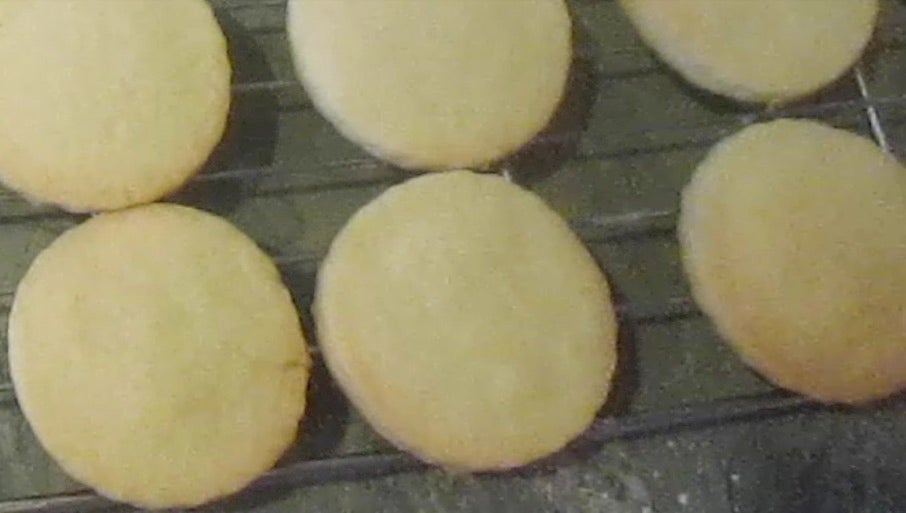 Для фанатов покемонов: простой рецепт печенья с необычной глазурью