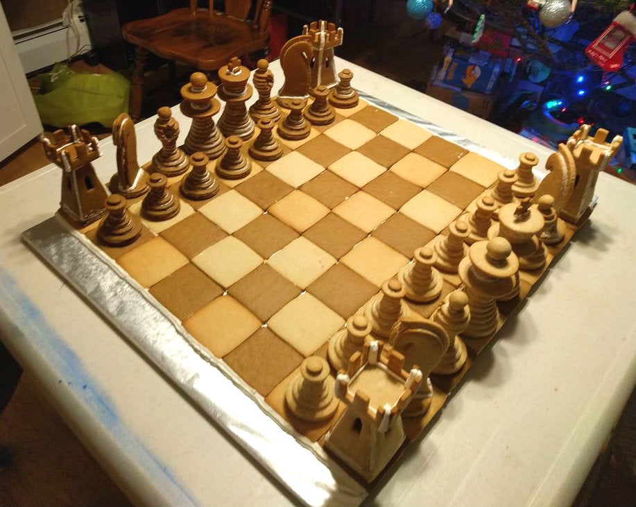 Из любви к шахматам и пряникам решил объединить два в одном. Получилось очень вкусно и интересно