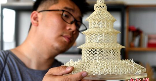 Китаец создает умопомрачительные скульптуры из рисовых зерен  