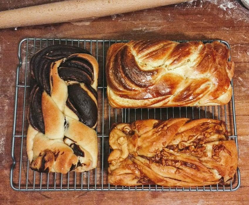 Восточноевропейский полусладкий хлеб  бабка : превосходно сочетается с домашним вареньем или с медом
