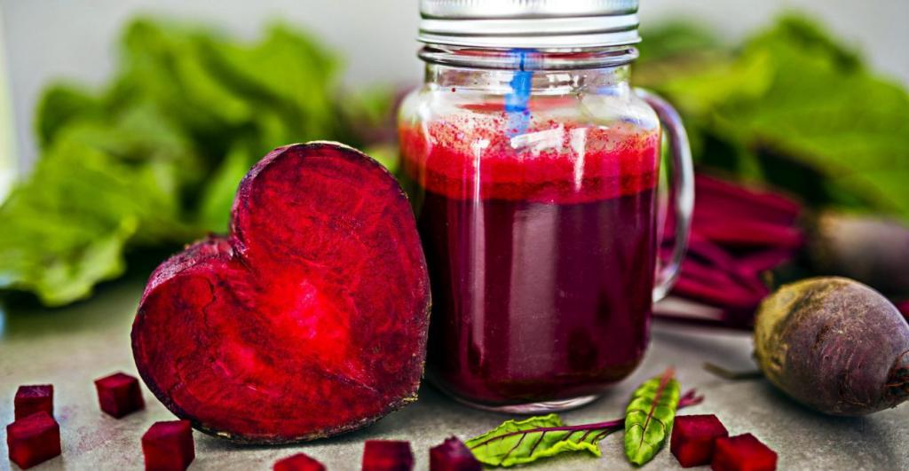 Бодрящий полезный овощ: свекольный сок как замена витаминных напитков