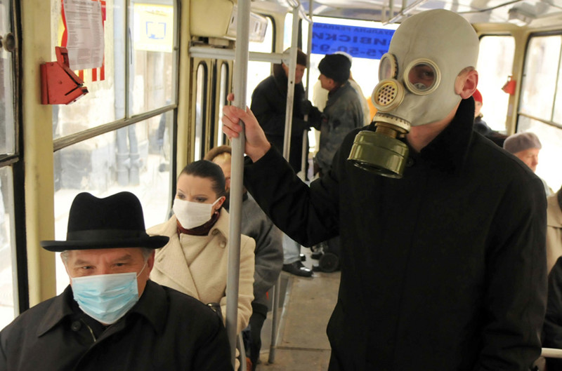  Не ради защиты, а чтобы избежать штрафа : в России назвали основные ошибки при ношении масок