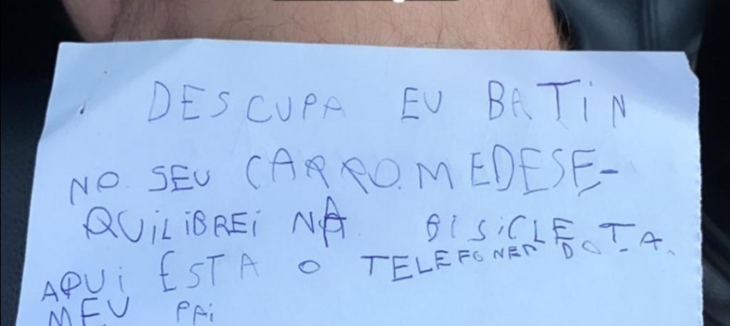 В Бразилии ребенок поцарапал велосипедом машину соседа: мальчик оставил записку, которая растрогала хозяина авто