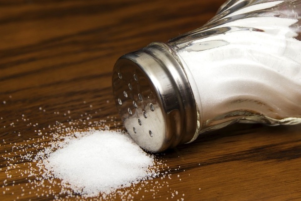 Содержит антиоксидант селен: эксперты назвали действенное средство от вирусов   это обычная соль