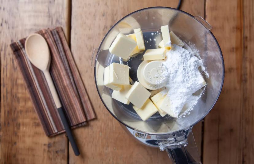 Ореховые пирожные с карамельной начинкой тают во рту: простой рецепт