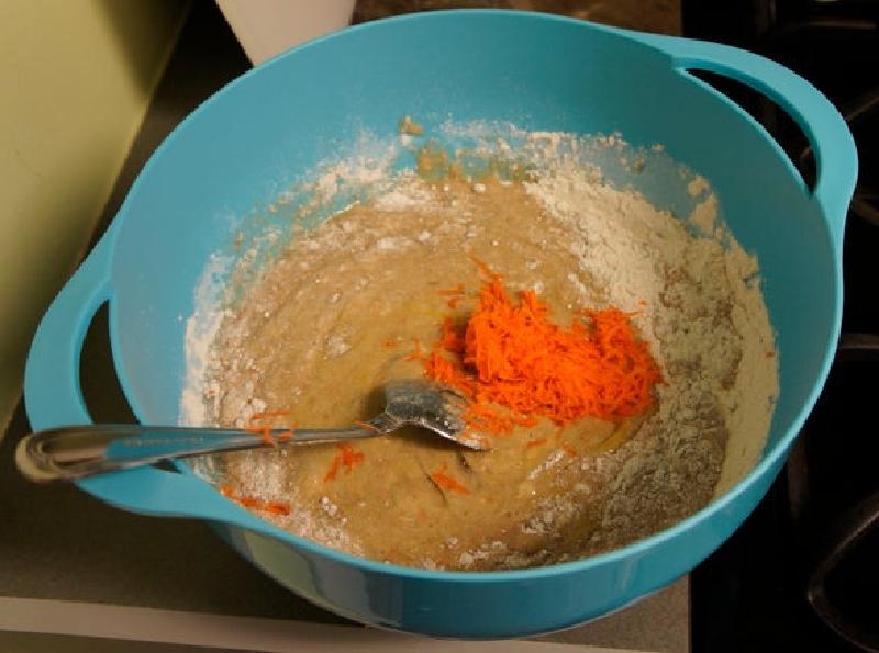 Готовлю детям морковные кексы в вафельных рожках: сочная вкуснятина для перекуса на переменке
