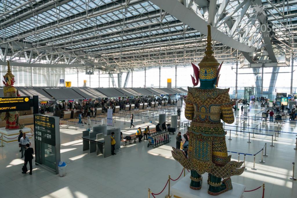 «В розыске не числится»: Борис из Нижнего Тагила больше месяца живет в аэропорту Бангкока