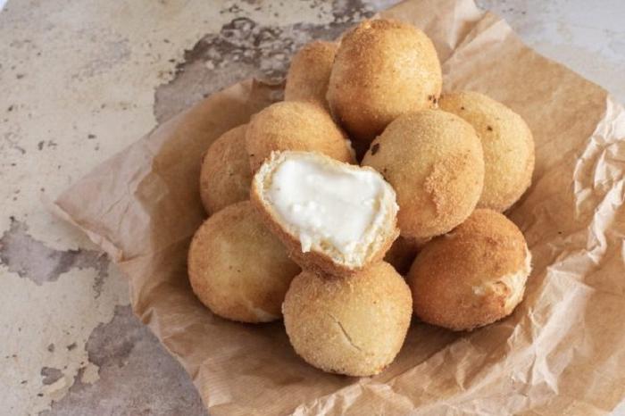 Сладенькие булочки с начинкой из творожного сыра и сахарной пудры: да ради такой вкуснятины и диету нарушить не жалко