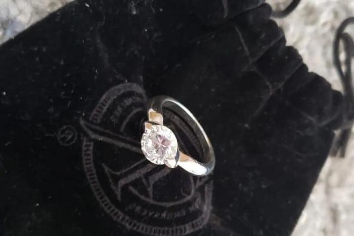 Женщина неделю носила обручальное кольцо, чтобы понять, готова ли она к замужеству: результат эксперимента