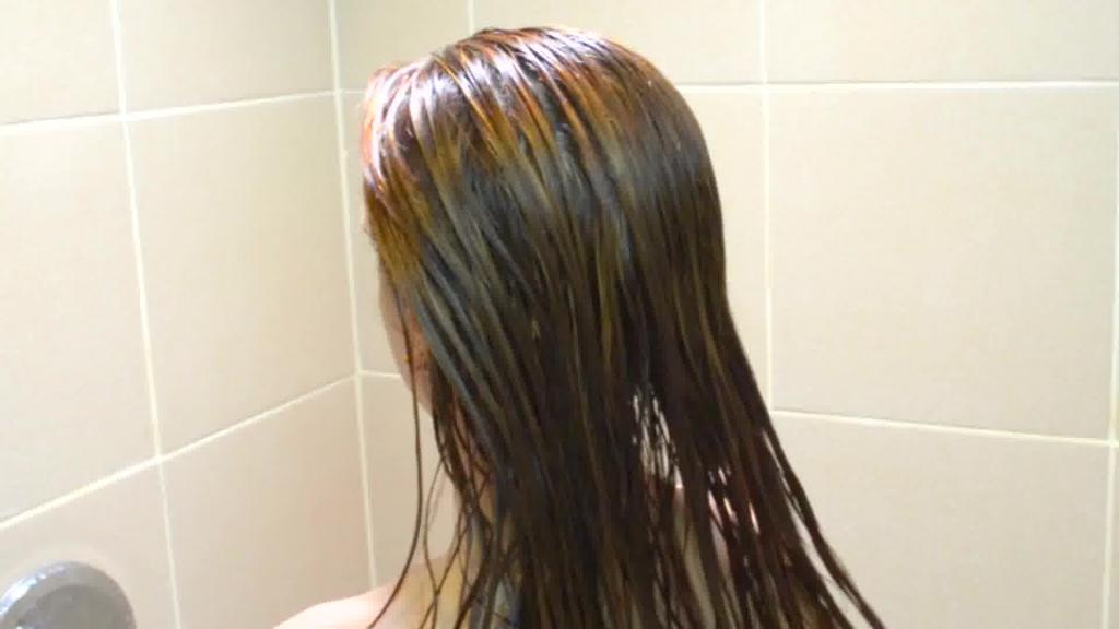 Кондиционер и кокосовое масло: как сделать средство для распутывания волос за 2 минуты и попрощаться с секущимися кончиками