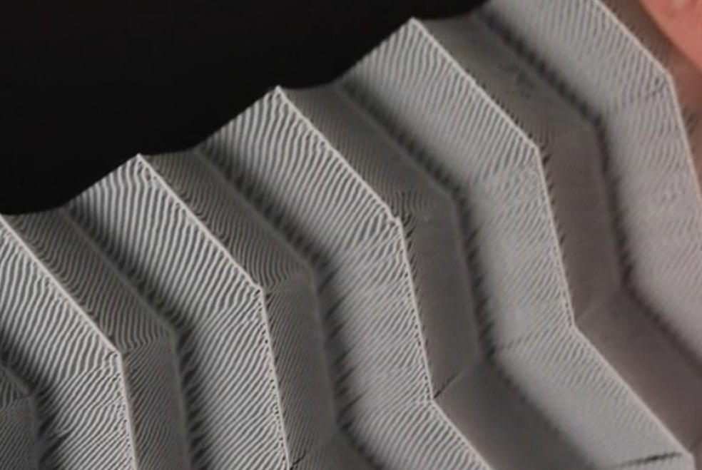 Дефект 3D-печати позволил создать практичную пластиковую ткань