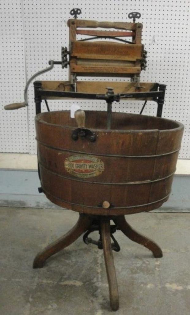 Gravity 1900 - популярная стиральная машина начала 20-го века: работала от простого вращения ручки (фото)