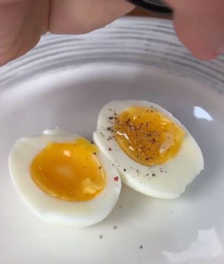 Идеальное яйцо. Яйцо пашот. Идеальное яйцо пашот. Яйцо пашот в пашотнице.