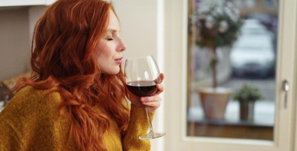 Не одежда стройнит, а вино: ученые доказали, что красное вино помогает стать стройнее