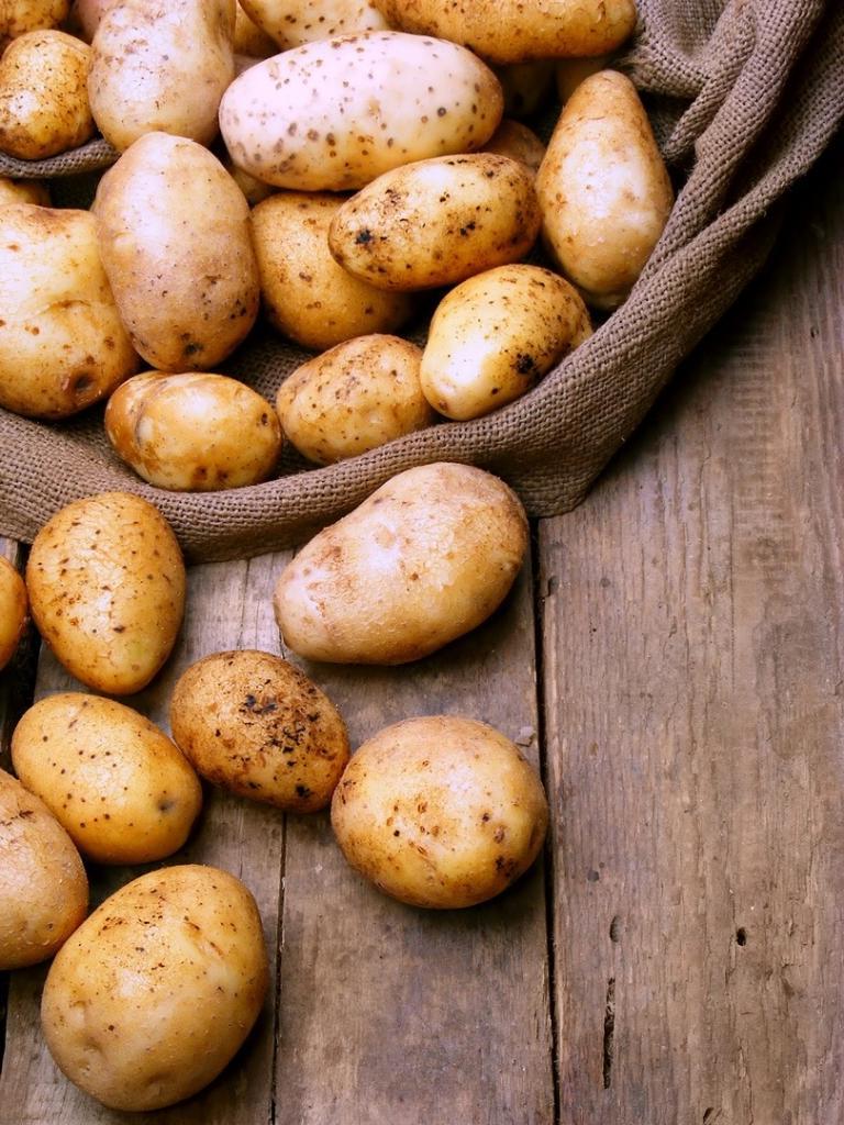 Картофель хорош для тех, кто худеет, так как содержит медленно перевариваемые углеводы. Преимущества картофеля для здоровья