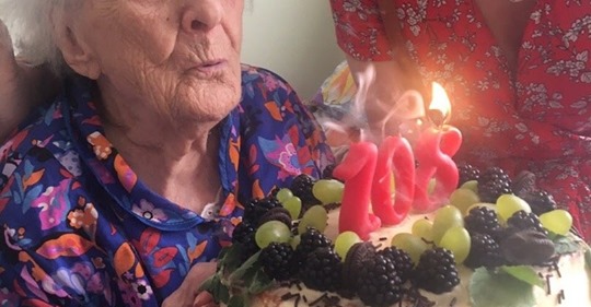«Не пить, не гулять, замуж не ходить», — рецепты долголетия от 108 летней бабушки из Воронежа