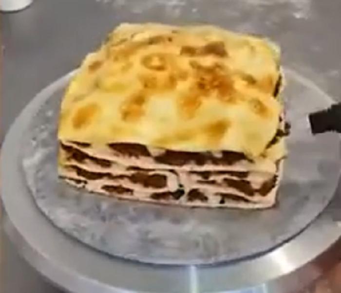 Повар показала в Tik Tok торт, похожий на лазанью