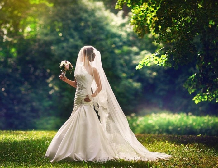 «Это моя свадьба!»: невеста запретила гостям носить маски во время торжества