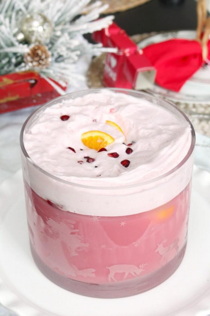 Коктейль с ягодой и веселыми кубиками льда: рецепт приготовления безалкогольного хита на праздничный стол