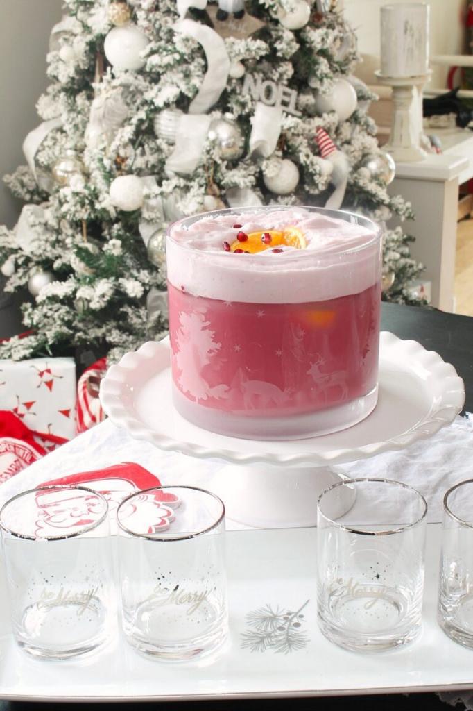 Коктейль с ягодой и веселыми кубиками льда: рецепт приготовления безалкогольного хита на праздничный стол