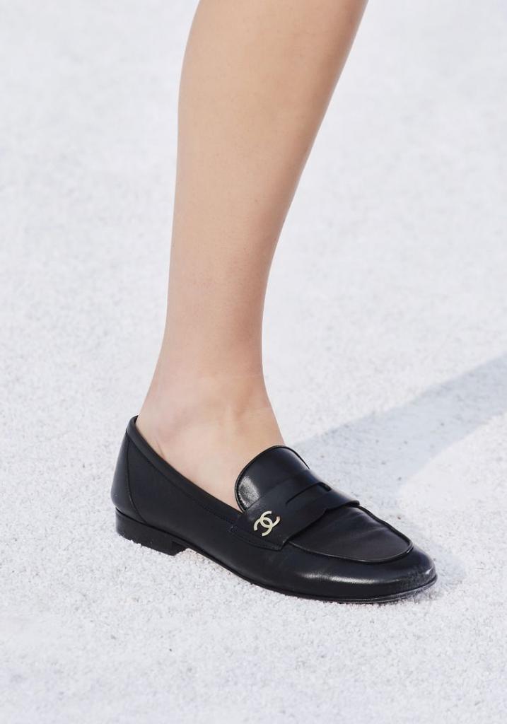 Обувь на плоской подошве: пять тенденций 2021 года, сочетающих шик и комфорт
