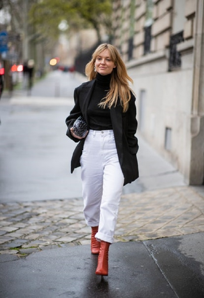 Подходящий цвет обуви и верхняя одежда: стильные образы с белыми джинсами на зиму, в которых все гармонично