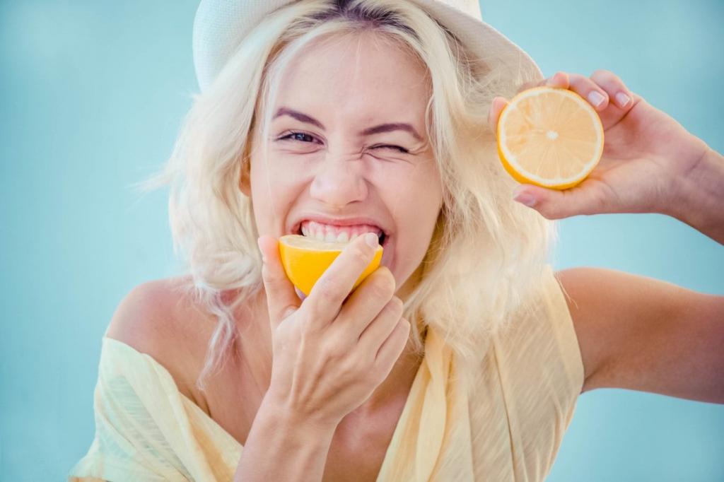 Лимон можно не только есть: отбеливаем им зубы и укрепляем ногти