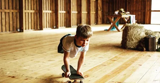 Максим Абрамов — 10-летний скейтбордист без ног, который способен на невозможное