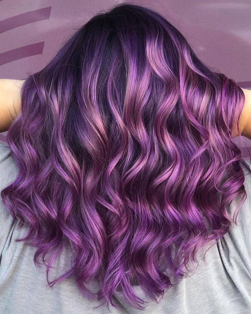 Аметист и фиолетовый жемчуг   трендовые краски для волос в этом сезоне. Как носить два самых ярких цвета 2021 года