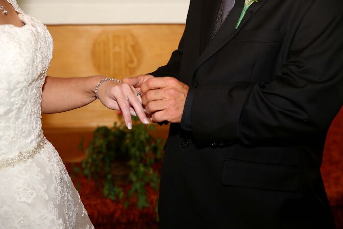  Точно будет развод! : работники свадебной индустрии рассказывают, как определяют неудачные пары